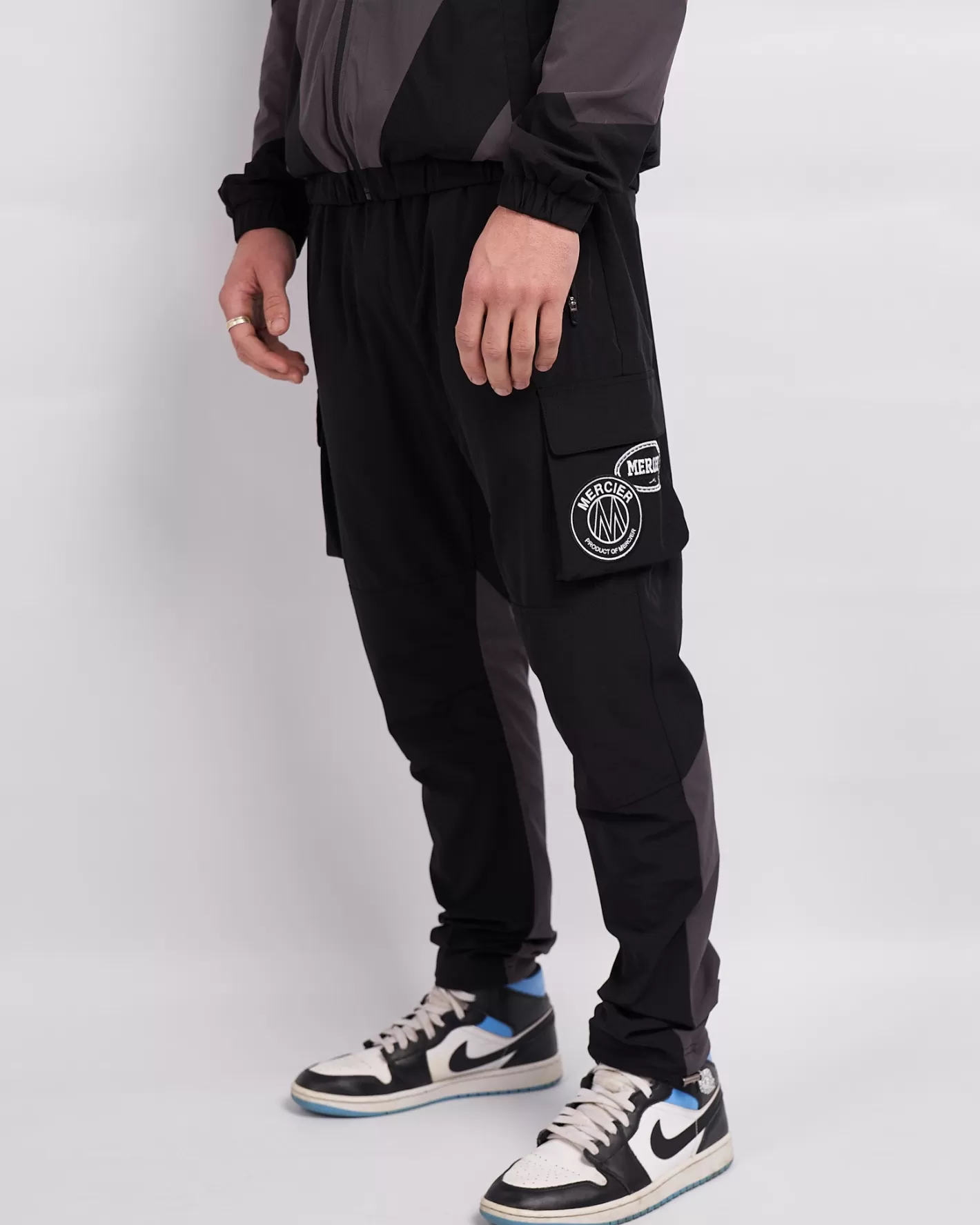 Homme Mercier Coupe-vent Et Cargaisons<Cargos à panneaux Mono Badge gris noir